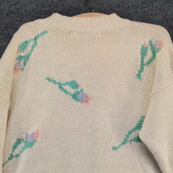 Chaus Women's Rose Pullover Knit Sweater Cream Medium Floral Crew Neck - Picture 6 of 12